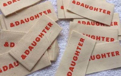 Les étiquettes textiles écologiques : pourquoi votre entreprise de mode devrait en utiliser?