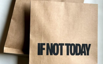 7 bonnes raisons d’opter pour un packaging carton éco-responsable pour vos créations textiles